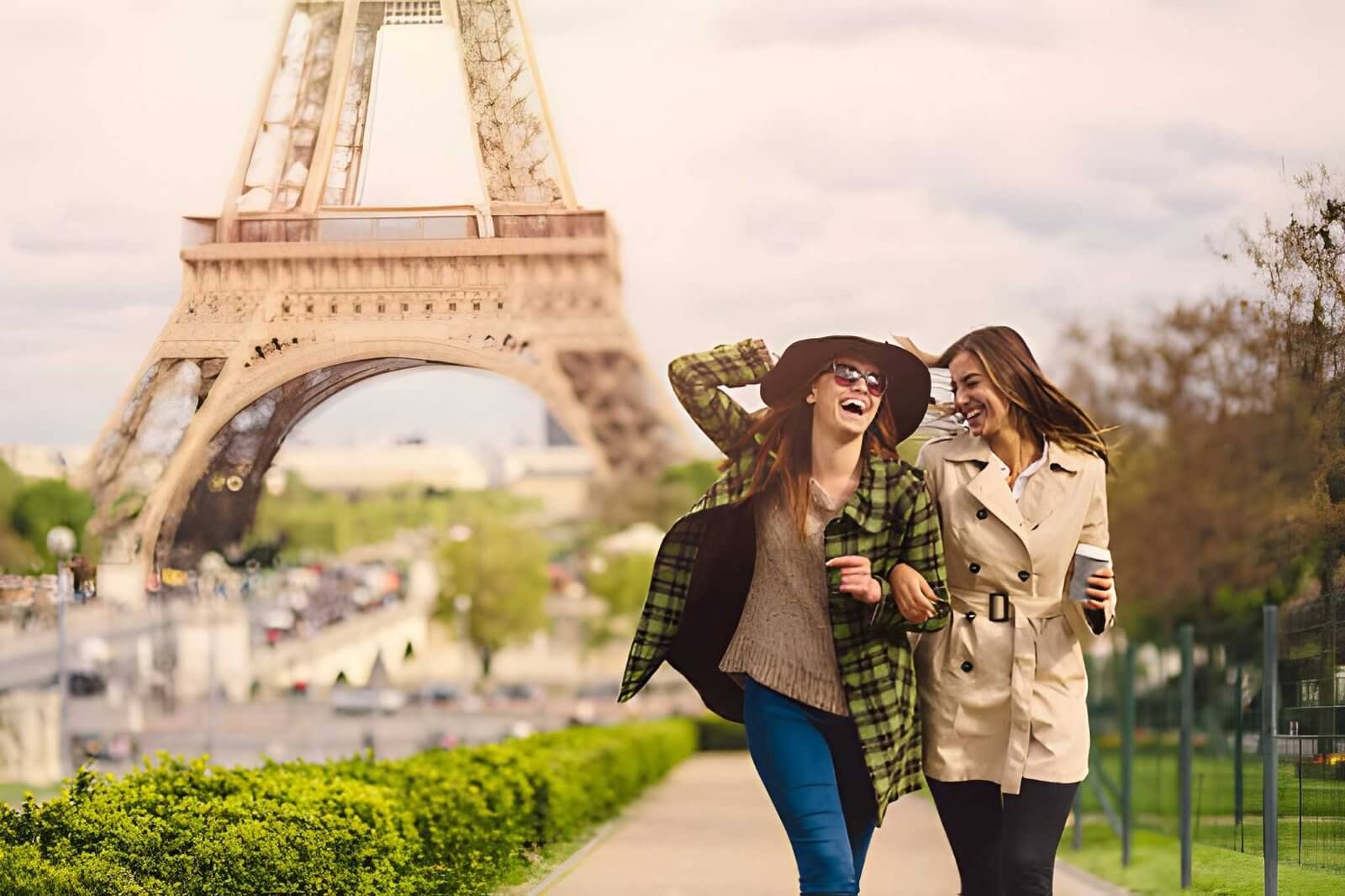 France eSIM for Travel: 8 Destinations and Trip Types